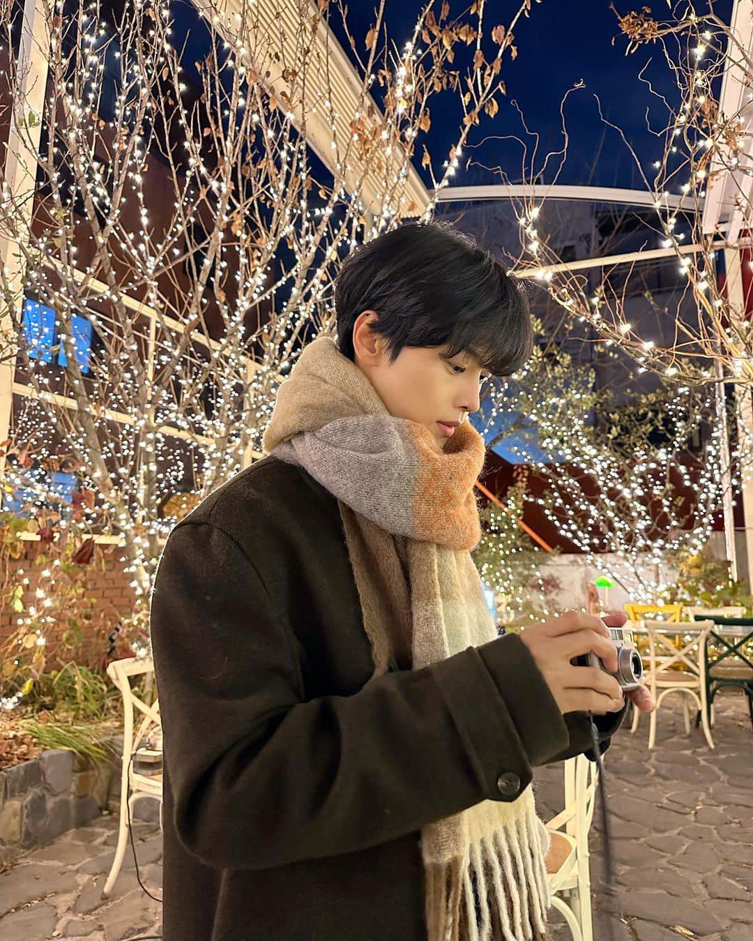 체크머플러로 여며주자🧣 이미지