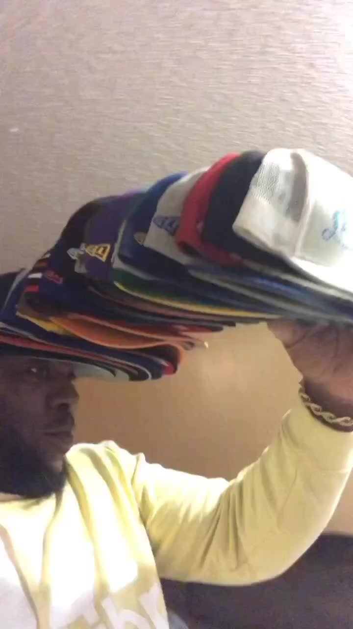 후드에서 살아남기 제1장: ‘머리는 최대한 보호할 것’🧢😎​ 이미지