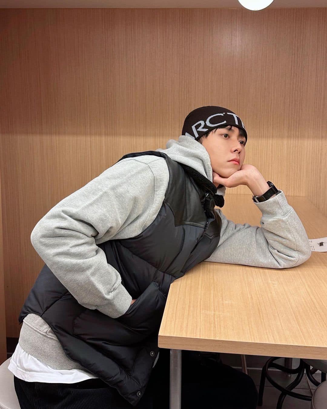 검정 비니는 로고가 중요💣 이미지