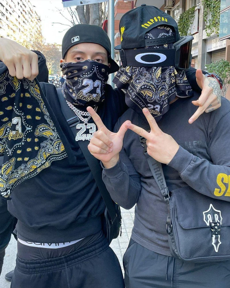 센트럴씨의 올블랙🔥 이미지2