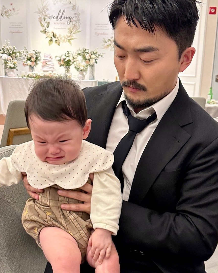 깔쌈한 유병재 셔츠코디👔 이미지8