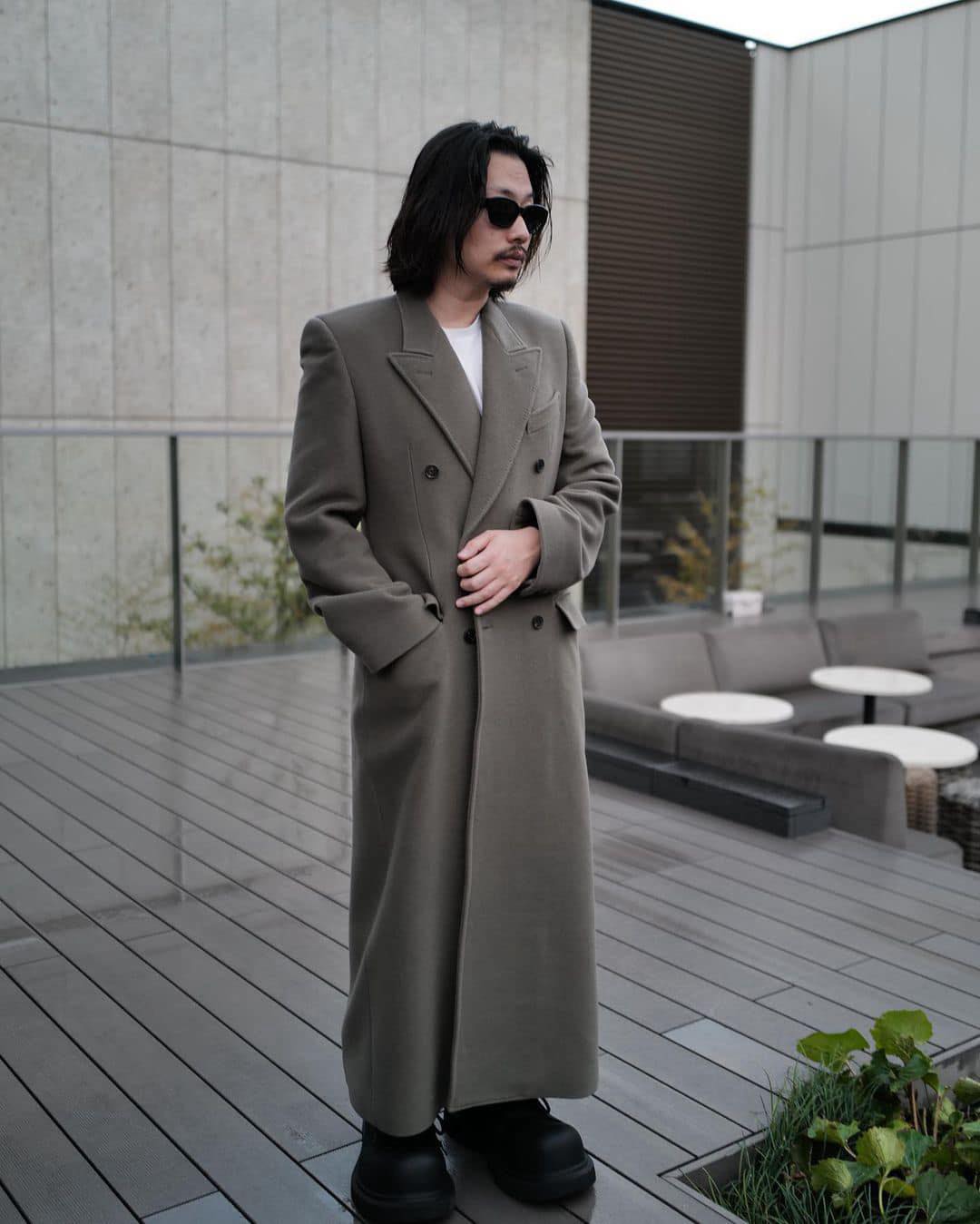 블랙 코트 질릴 때 회색 코트🐺 이미지