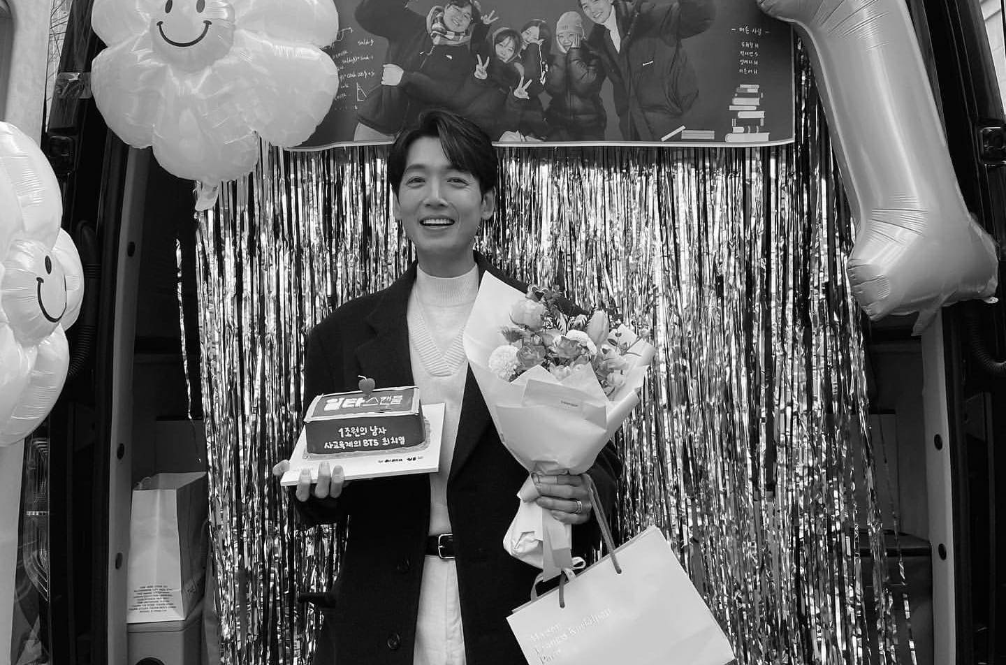 일타강사의 흑백 일상들📸 이미지6