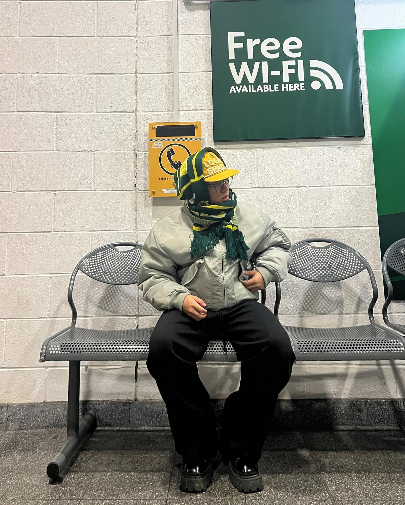 모자는 잔뜩 컬러풀하게🥗 이미지