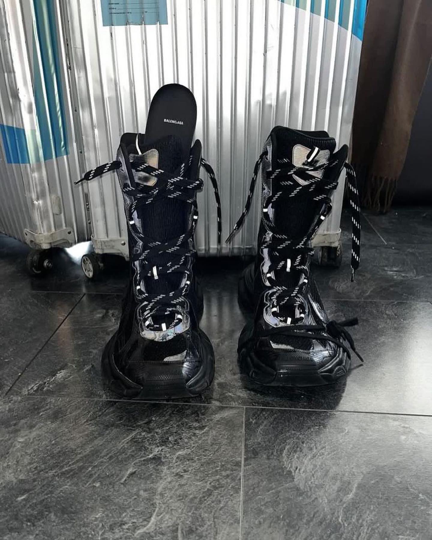 공개된 발렌시아가 5XL 스니커⚙️ 이미지