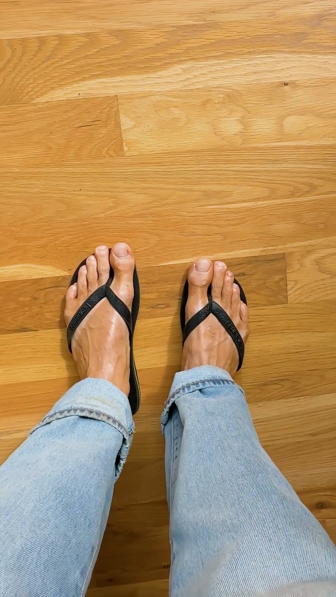 여름철 쪼리를 애용한 당신을 위한 꿀팁🍯🔍 이미지