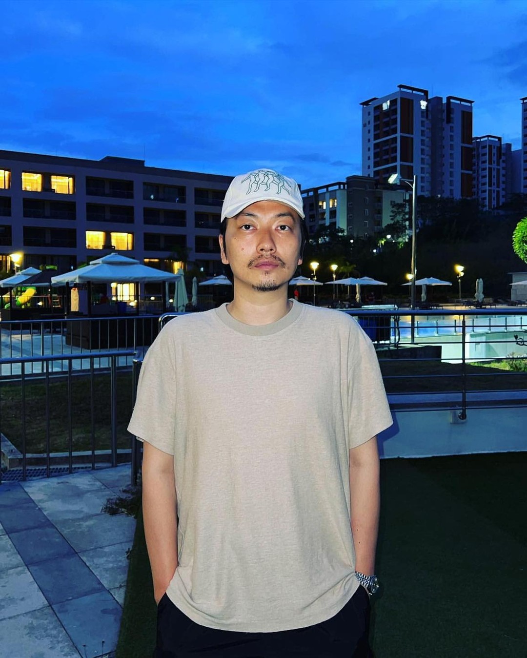 티셔츠 이외엔 사치인 사람 모임🚶 이미지"