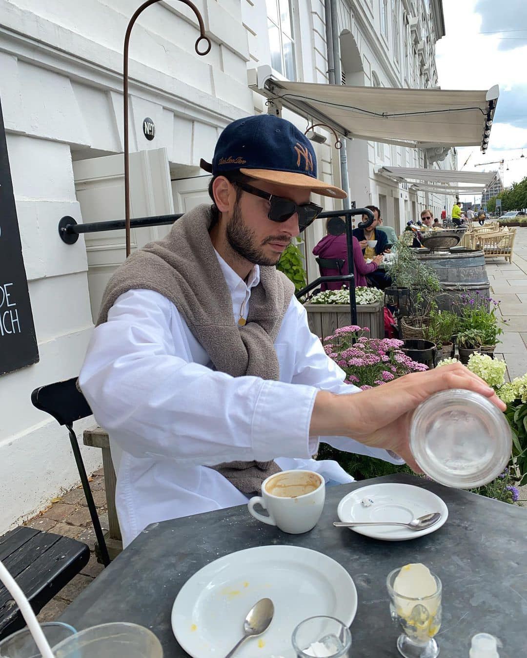 뉴욕캡에 에임레온도르 더하기🗽🧢 이미지"