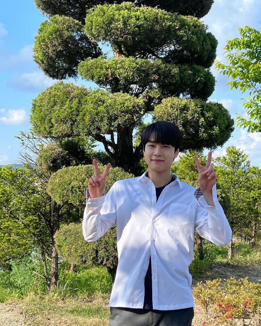 배우 강유석 데일리룩📦 이미지5