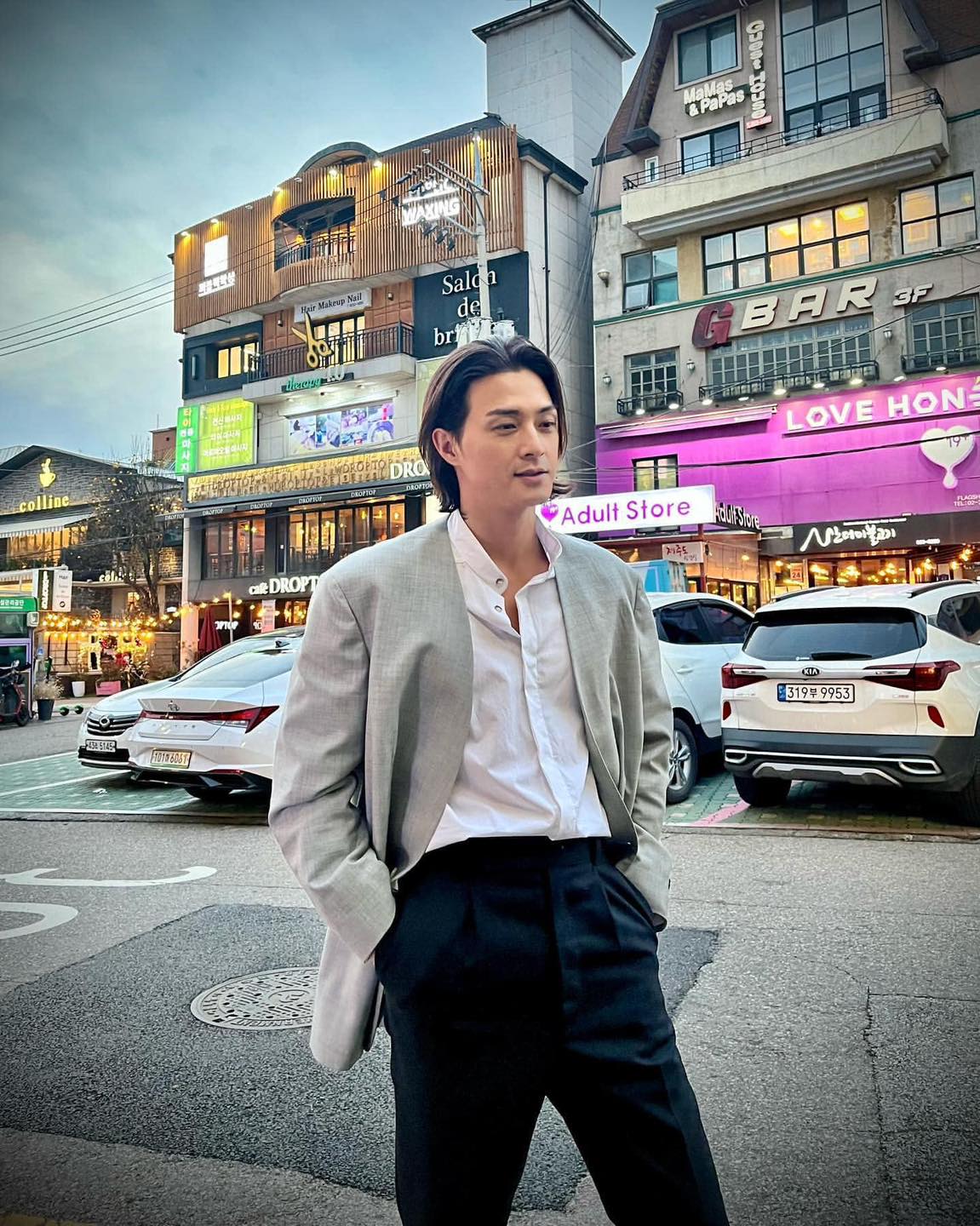 장발에 더해진 섹시한 수트핏👔 이미지8