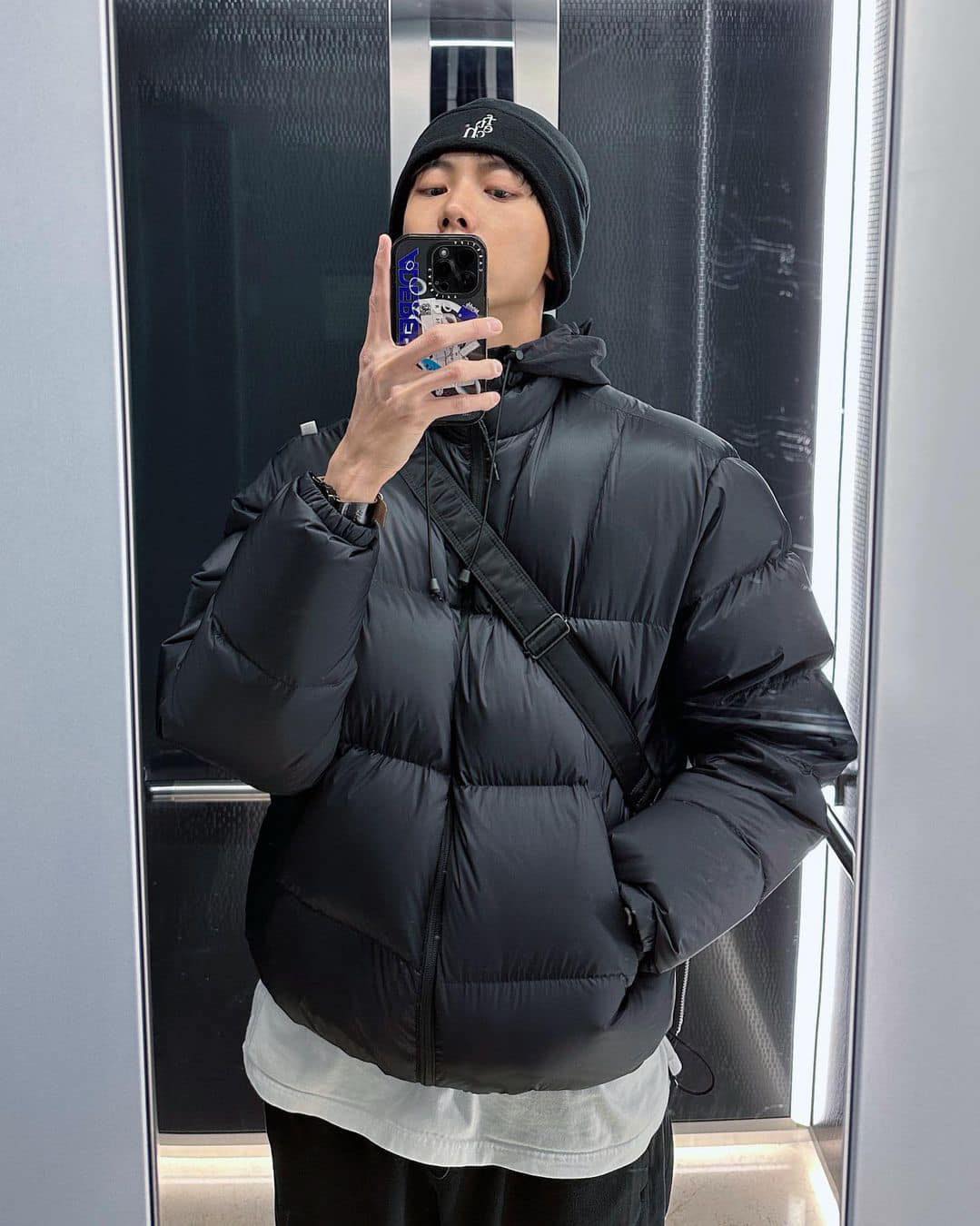 무난하게 블랙 숏패딩으로💣 이미지