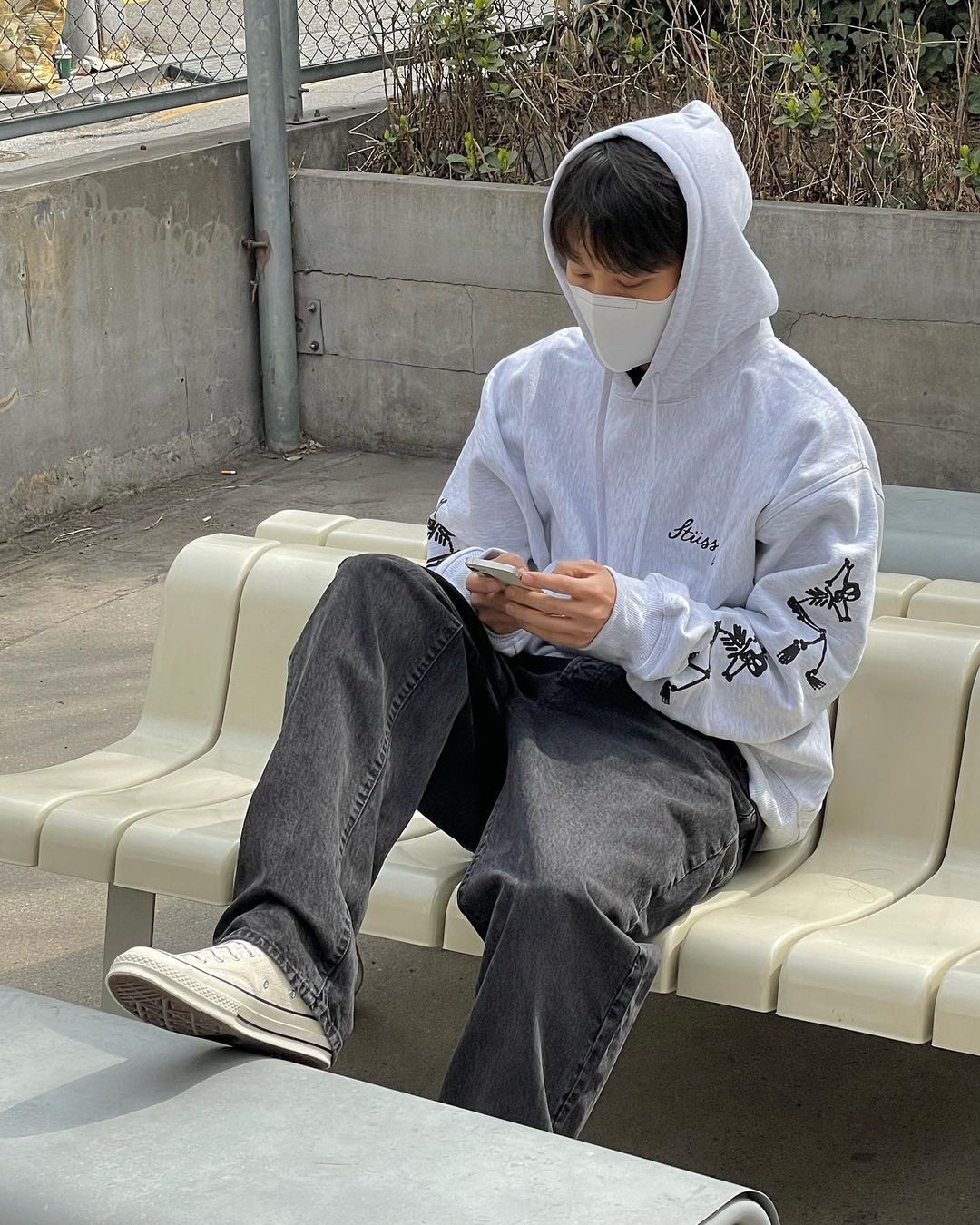 후드에는 데님아이가👊​
​
#후드티 #후드티코디 #후드코디 #데님 #데님코디 #청바지코디 #남자바지​
​
1. @dindinem​
​
2 + 3. @byeonwooseok​
​
4 + 6. @zu.won_moon.jun.won​
​
5. @bohyunahn​
​
7 + 8. @achahakyeon​
​
9. @ryusdb 이미지6