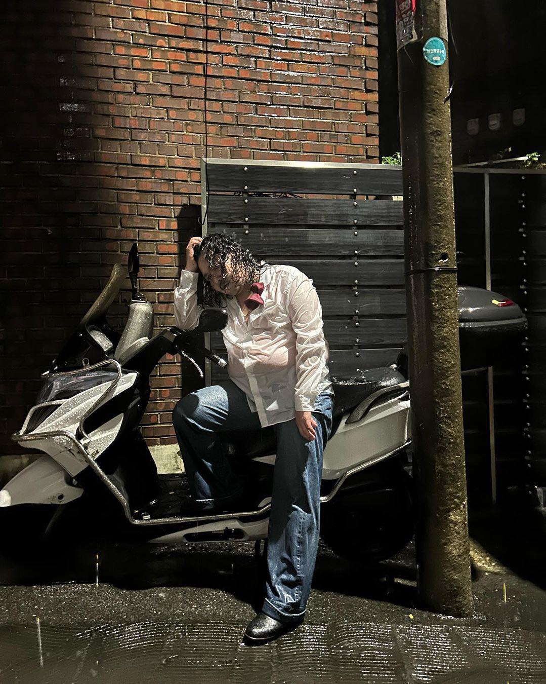 제철맞는 웻보이의 한결같은 코디☔️ 이미지4