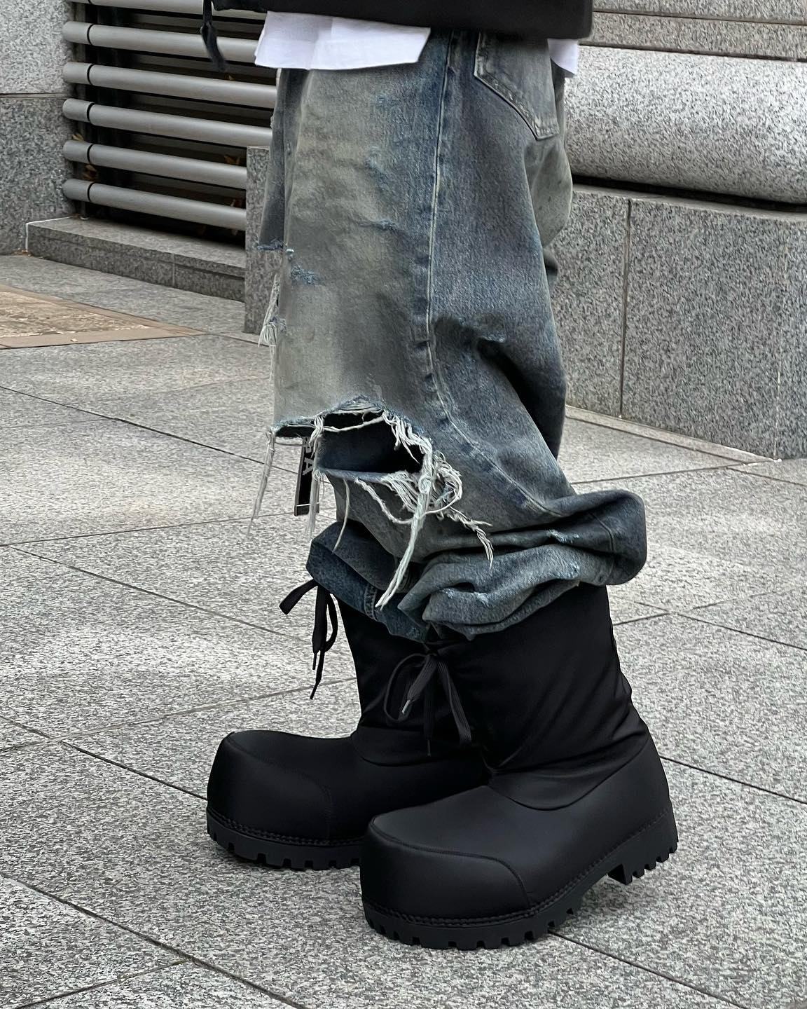 발렌시아가 스키 부츠🎿 이미지1