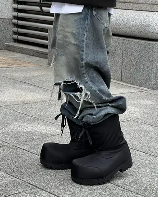 발렌시아가 스키 부츠🎿 이미지