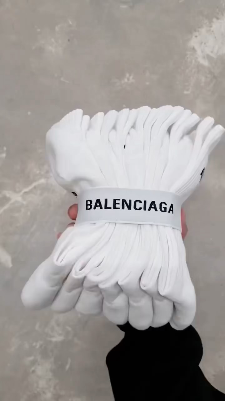 요일 별로 해주는🧦🧦발렌 양말 이미지