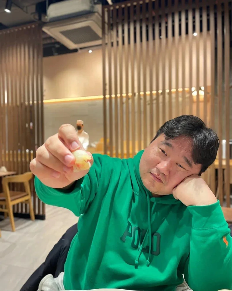 요즘 시대의 하이퍼리얼리즘📝 이미지6