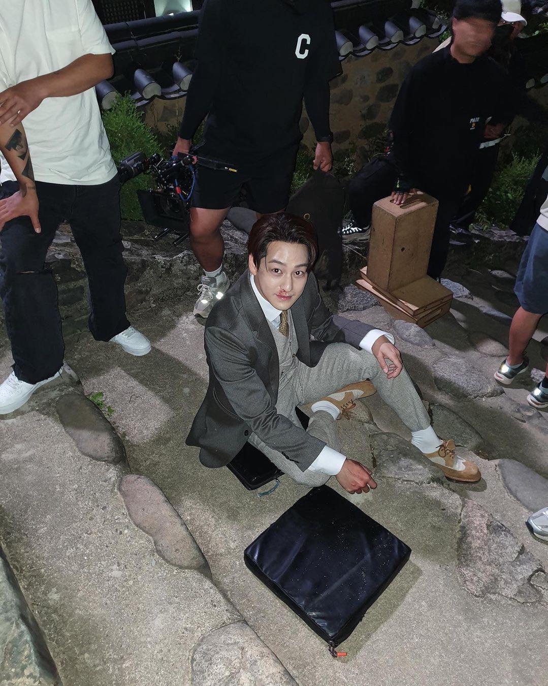 이랑 아니 범이형 정장 폼 미쳤다🦊 이미지9