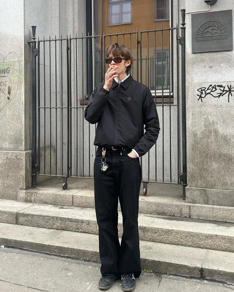계절이 바뀌어도 올블랙 고집하기😎 이미지2