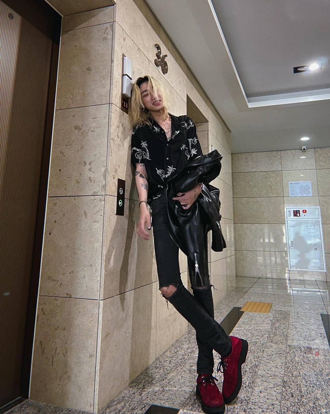 락스타다운 로렌의 스키니핏🎸 이미지3