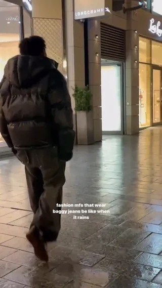 비오는 날 바닥에 끌리는 와이드 팬츠를 입고 간 나☔️😢 이미지