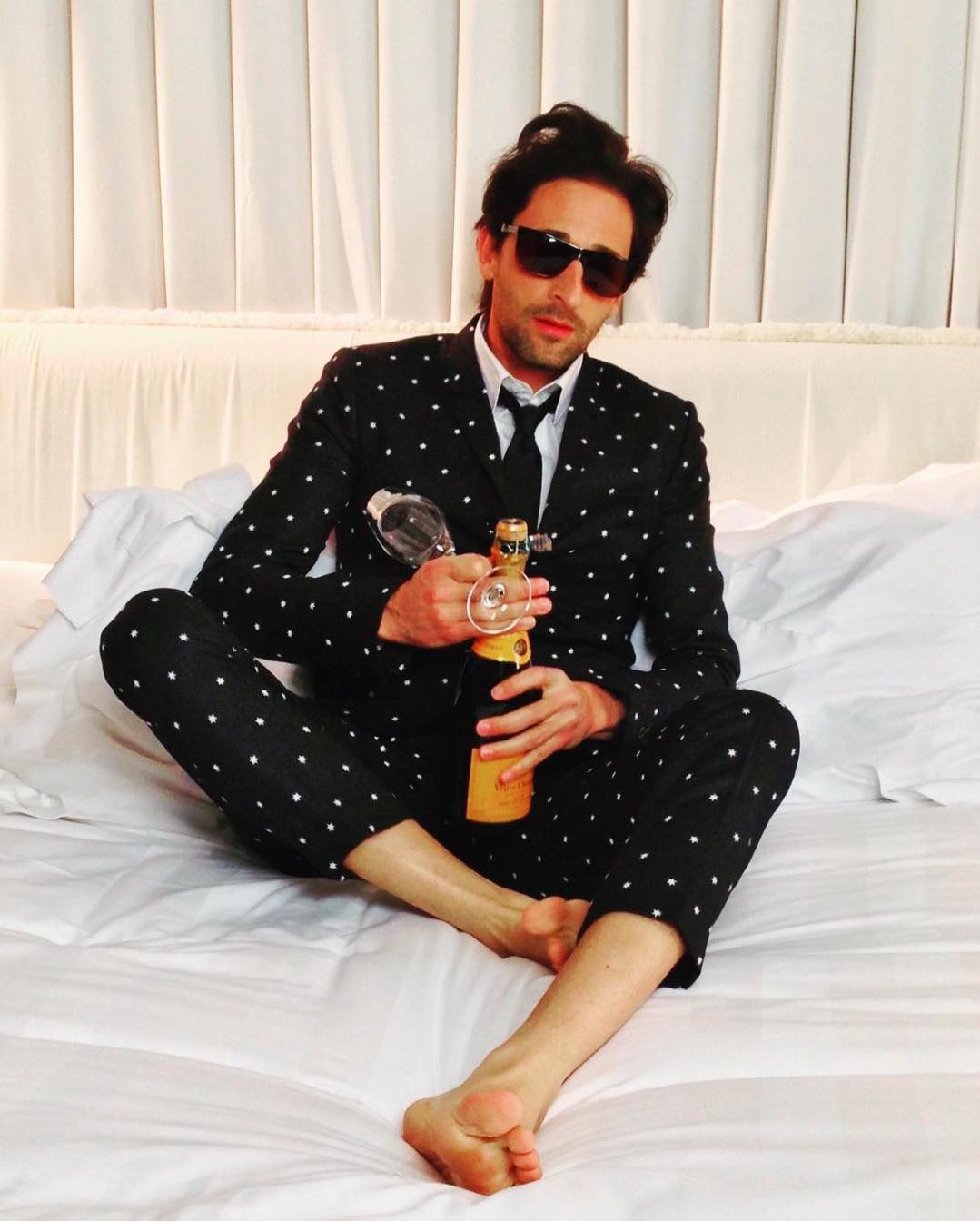 애드리언 브로디 마성의 수트핏🔥 이미지2