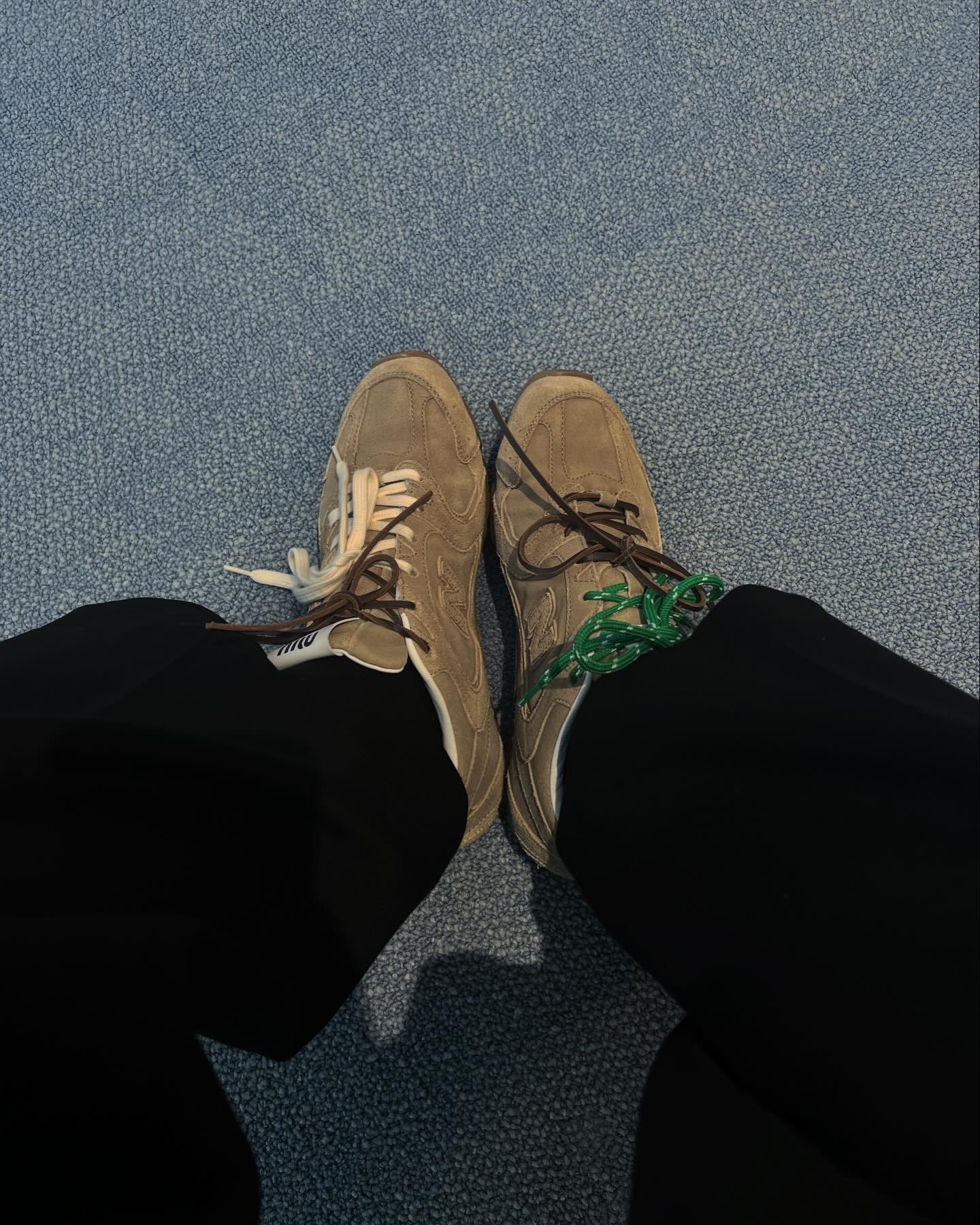 미우미우 뉴발은 150만 원💸⁠ 이미지