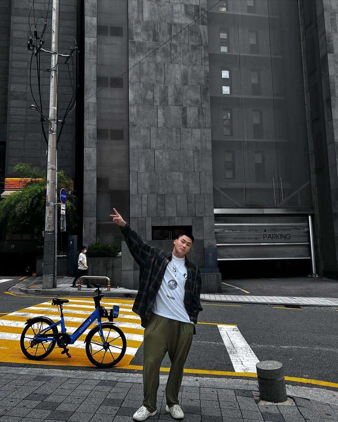 넓은 어깨가 든든한 양다일 패션💪 이미지7