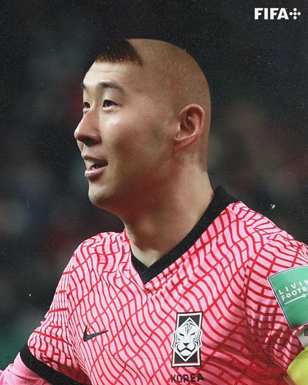 피파가 친히 합성한 '근본'컷⚽️ 이미지