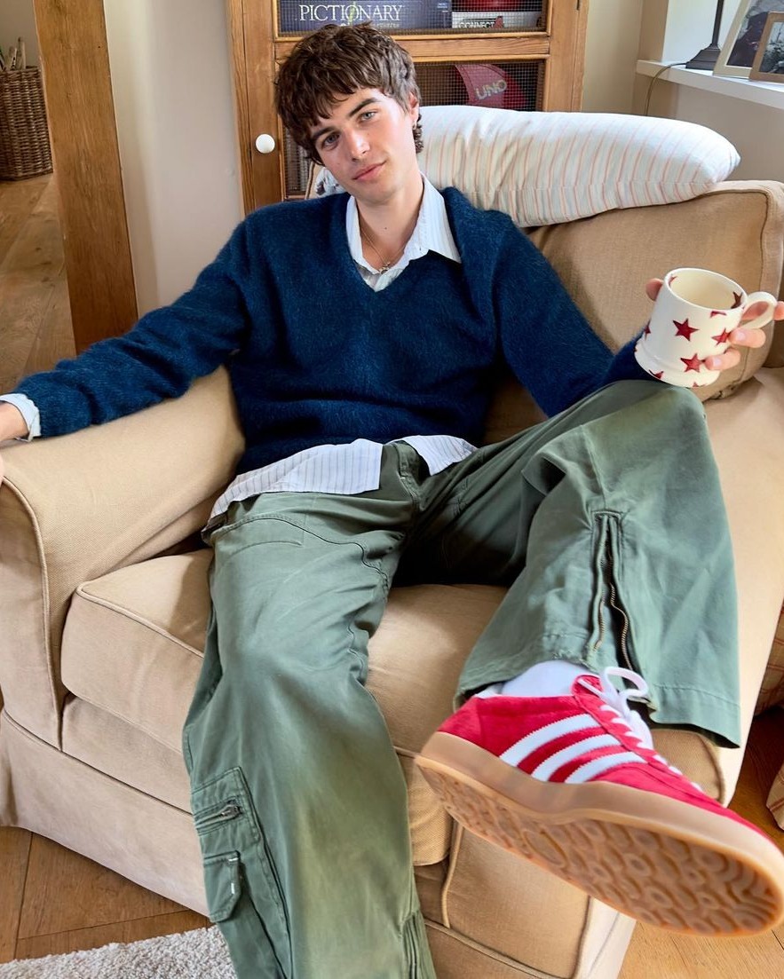 카라 빼꼼 해주십쇼🐇 이미지