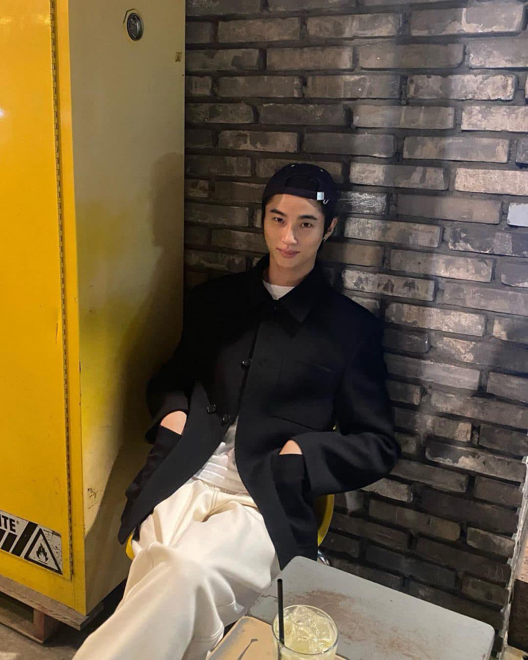 겨울에도 흰바지는 옳다🐚 이미지4