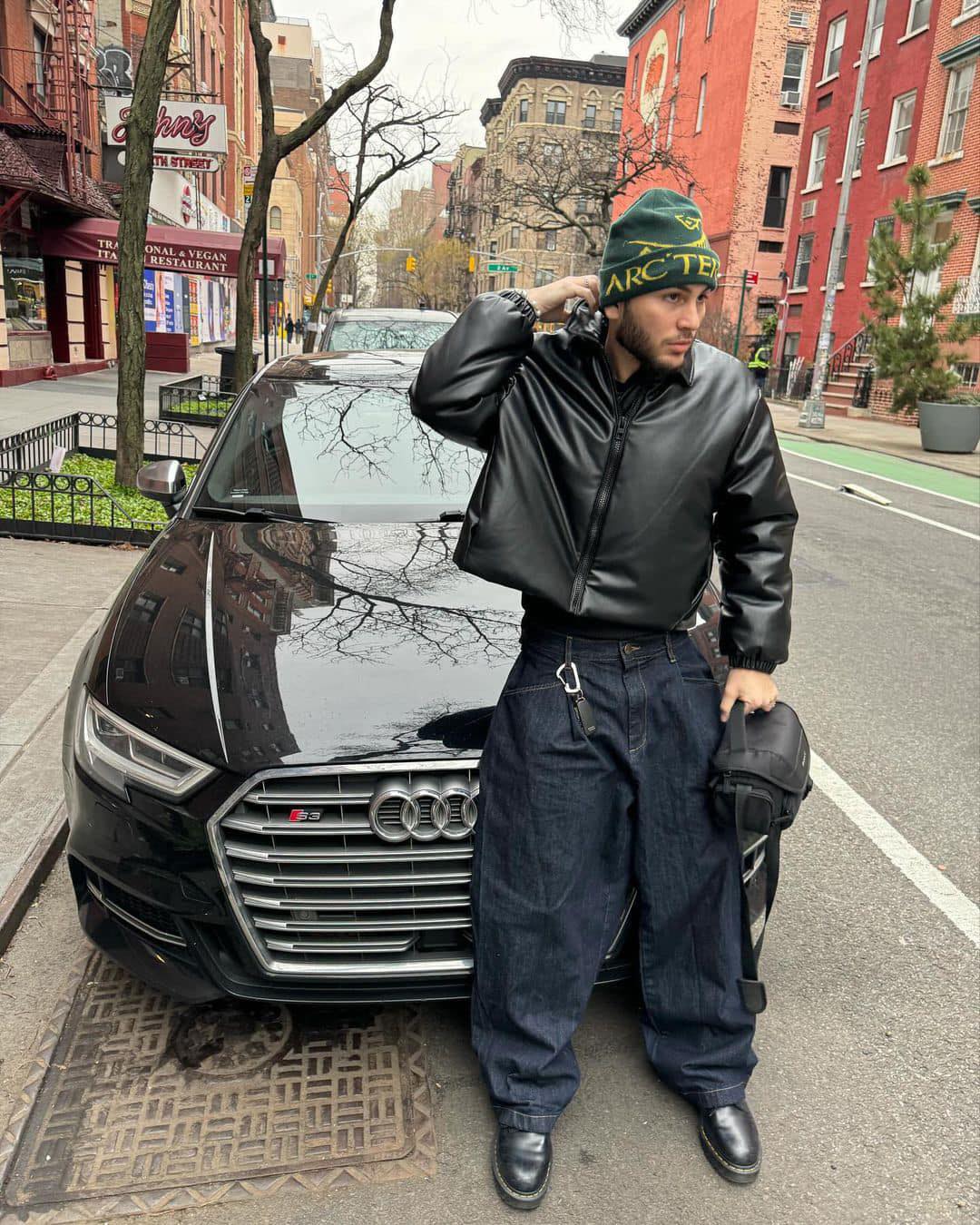 아크 비니는 컬러풀해야 제 맛🦅 이미지