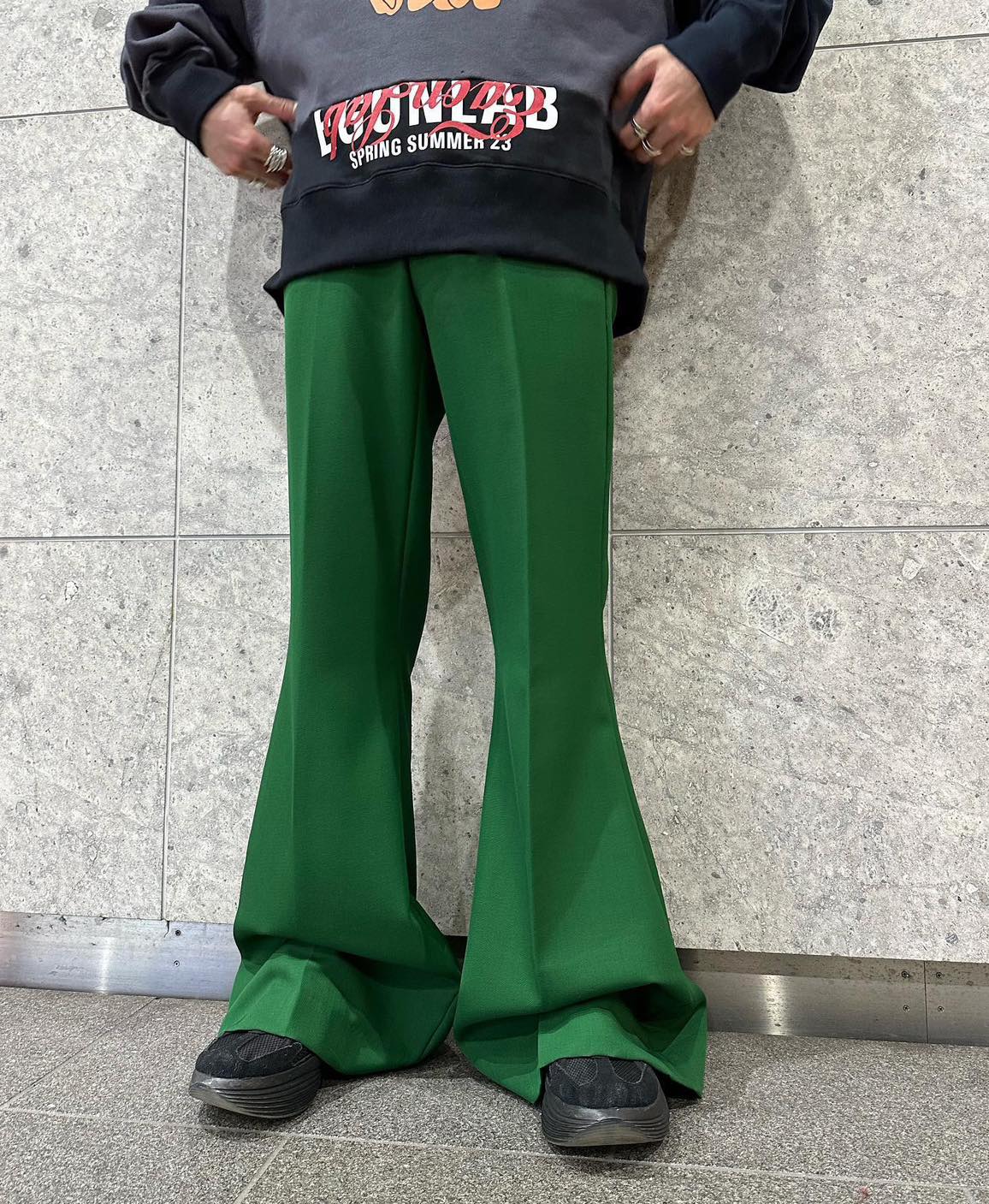 점점 더 과감해지는 부츠컷 라인👀 이미지5