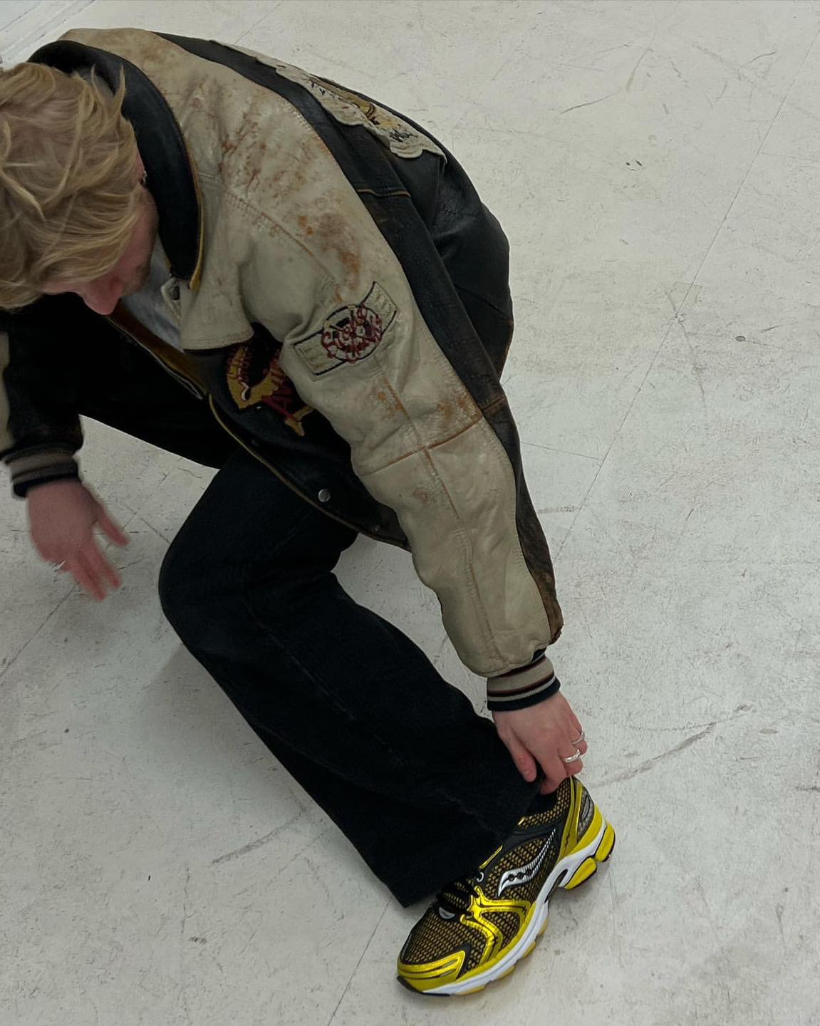 메틸릭한 써코니 괜찮네👟🏃 이미지3