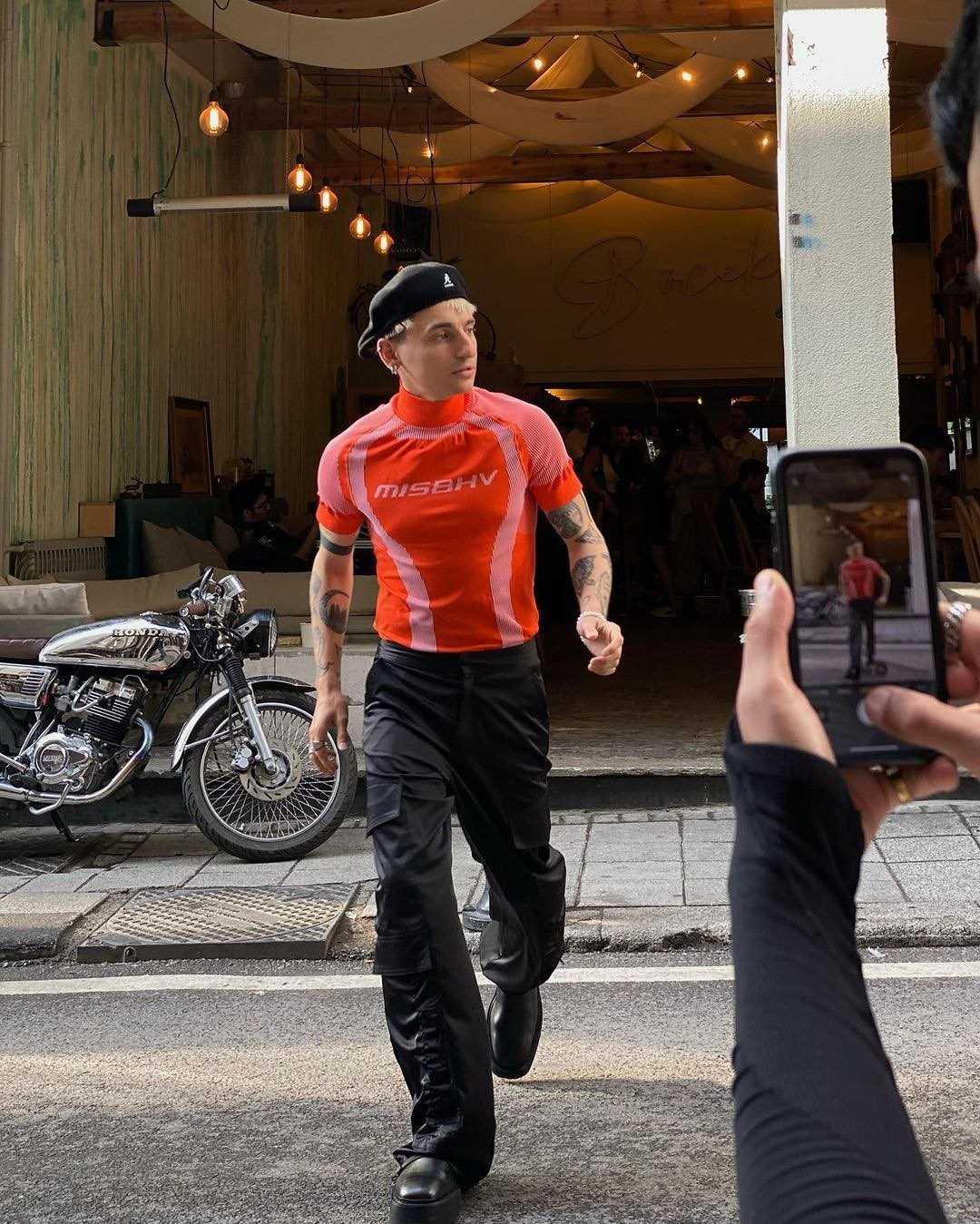 캉골캡 거꾸로 써주는 센스 이미지6