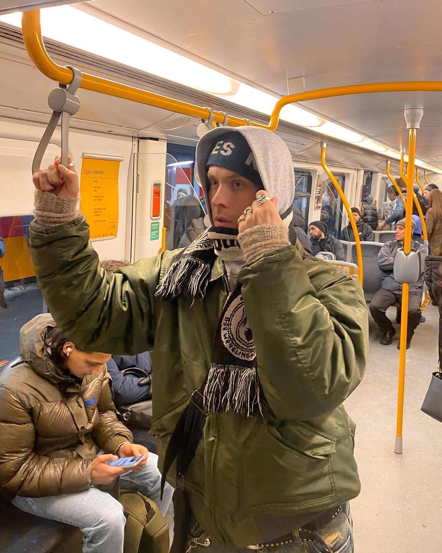 패딩 하나보단 여러겹 장착🍣 이미지