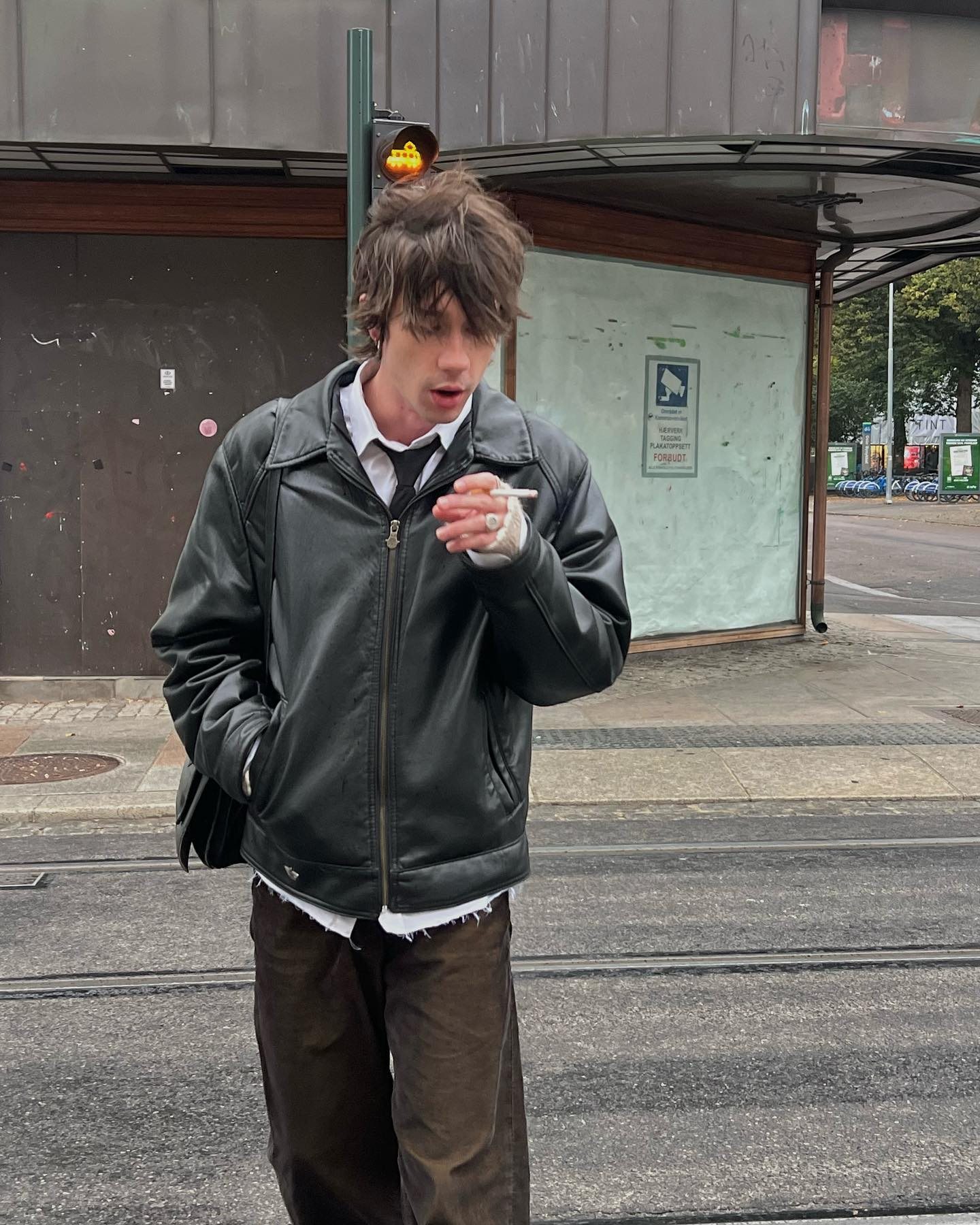 추워도 셔츠는 못참지👔 이미지