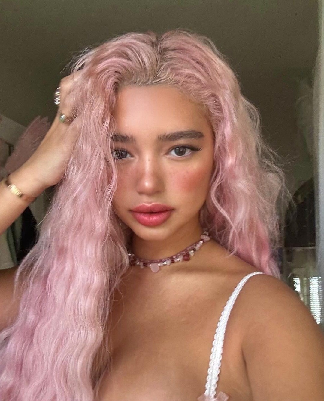 제이든 스미스가 만났던 사람들을 ARABOJA👙📸⁠
⁠
윌 스미스의 아들 제이든 스미스가 여자친구 사브 자다와 함께 찍은 사진을 스토리에 업로드해 화제입니다. 이전부터 여러 유명 셀럽들과 꾸준히 연애를 했던 제이든 스미스의 여자친구 & 전 여자친구들을 슬라이드로 확인하세요✅⁠
⁠
1 + 2 + 3. 사브 자다 Sab Zada⁠
⁠
4. 오데사 애들런 Odessa Adlon⁠
⁠
5 + 6. 사라 스나이더 Sarah Snyder⁠
⁠
7 + 8. 카일리 제너 Kylie Jenner⁠
⁠
9 + 10. 소피아 리치 Sofia Richie⁠ 이미지