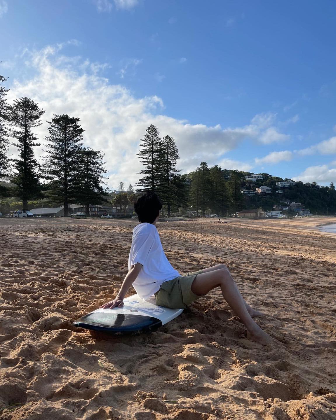 훈훈한 안효섭 봄 코디 참고🔍 이미지3