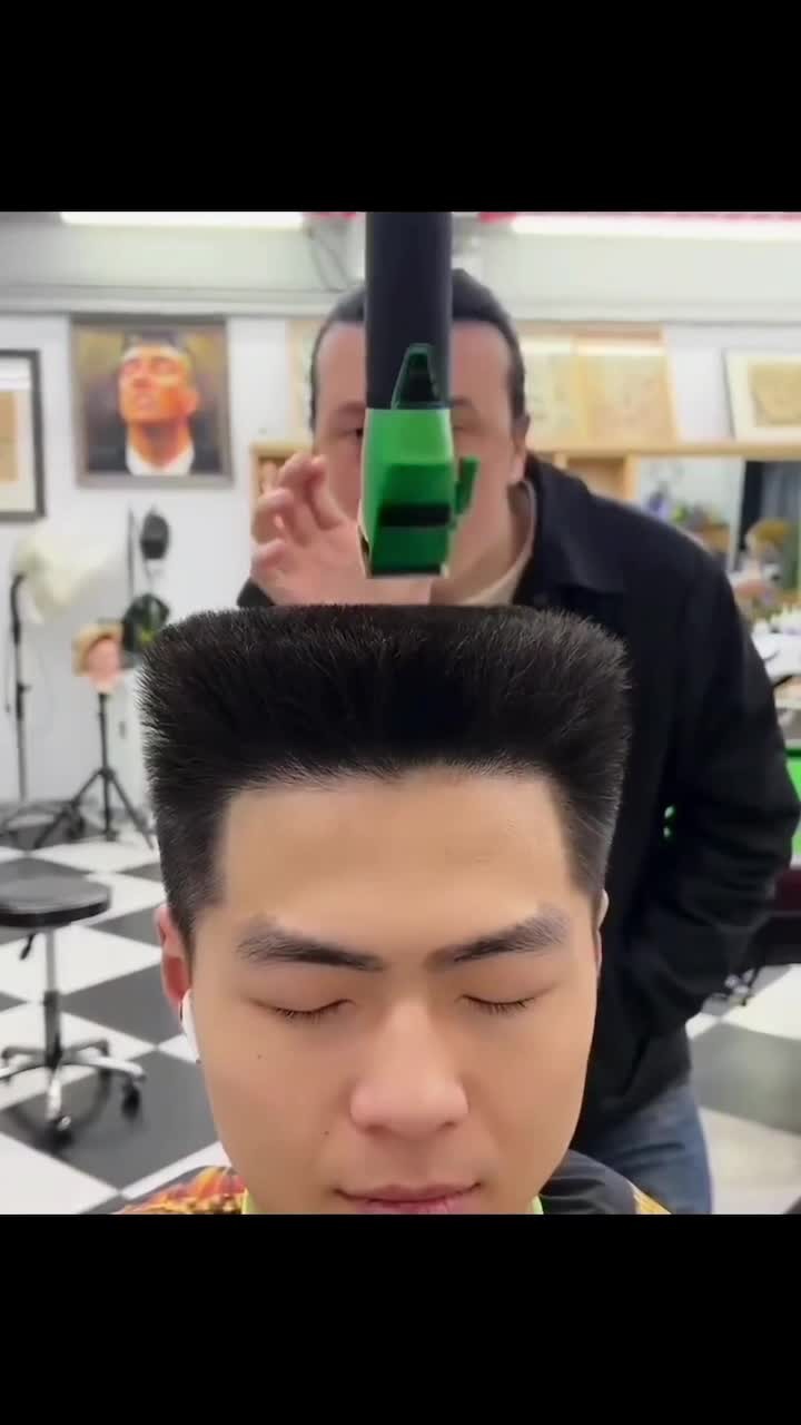 지금이라도 일어나서 도망을 가 말아..💇‍♂️💈​ 이미지