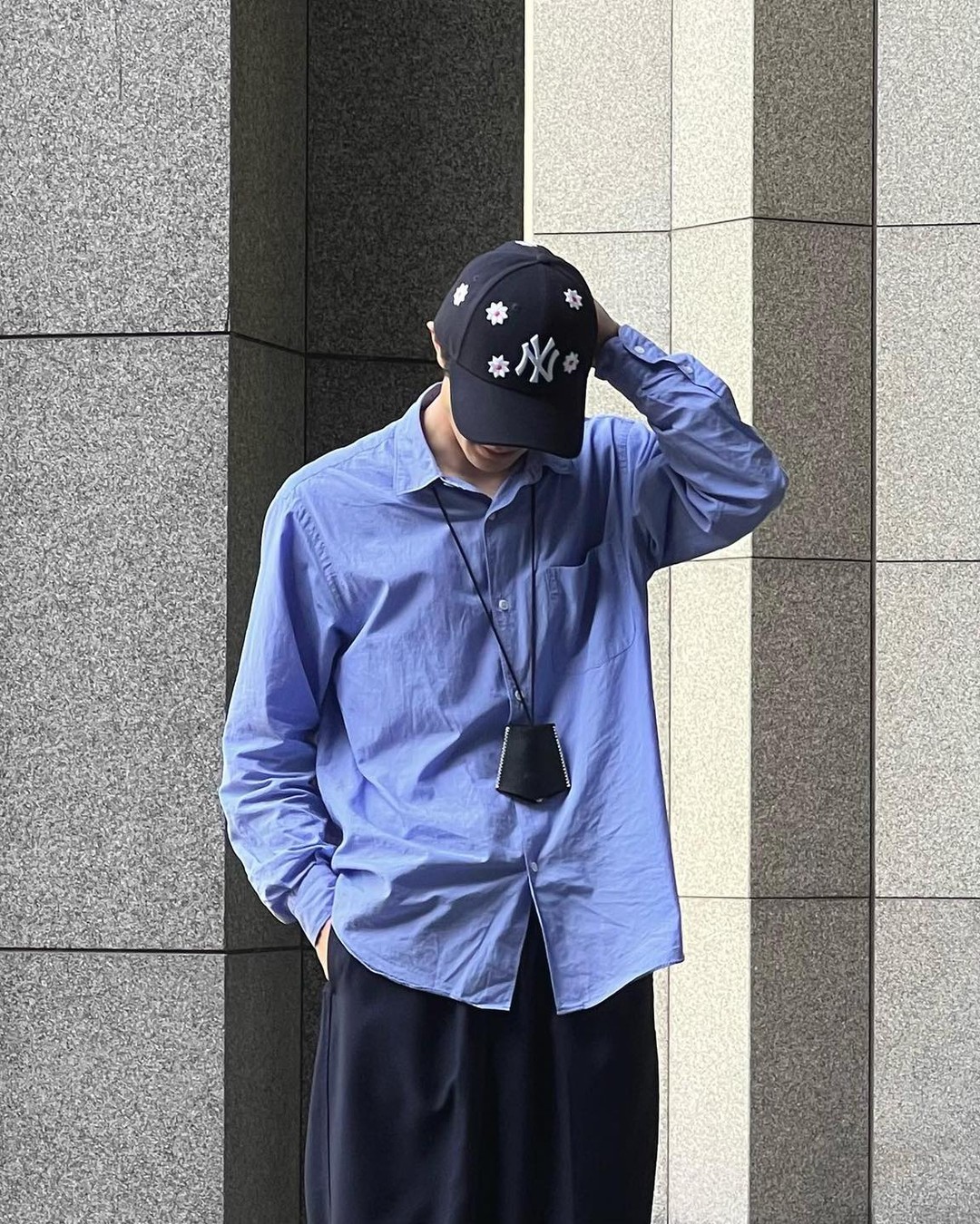 긴팔 셔츠 하나는 꼭👔 이미지