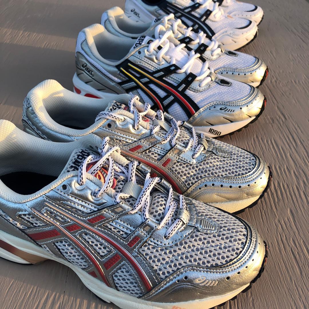 아식스는 메탈릭한 컬러가 제맛⚙️ 이미지