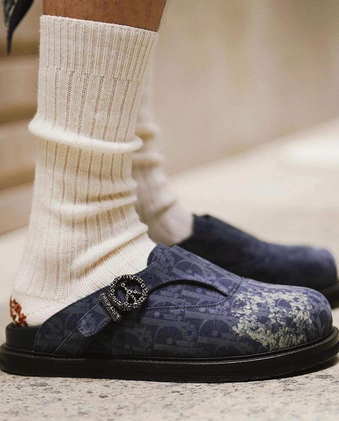 디올티어스로 뮬 신을 준비🩴 이미지