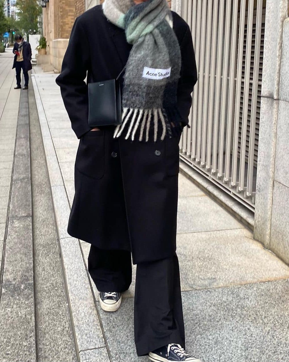 아크네 머플러는 체크가 국룰 | 패션앤스타일 (Fashion & Style)