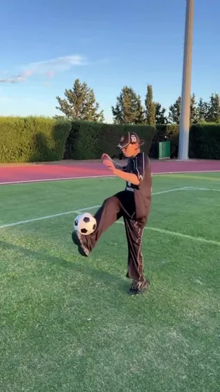 블록코어도 명품으로⚽️발렌시아가 풋볼저지🔥​ 이미지