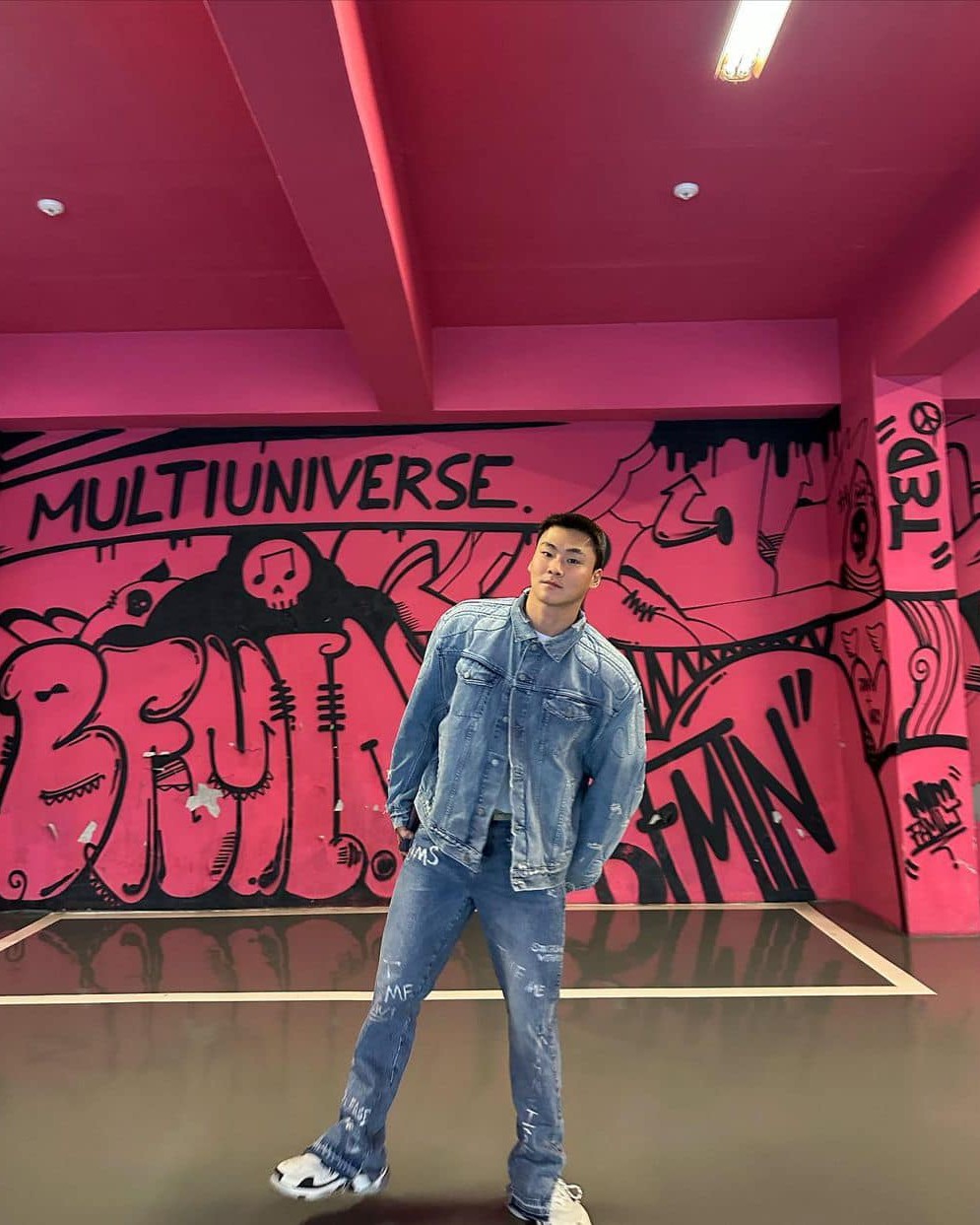 넓은 어깨가 든든한 양다일 패션💪 이미지