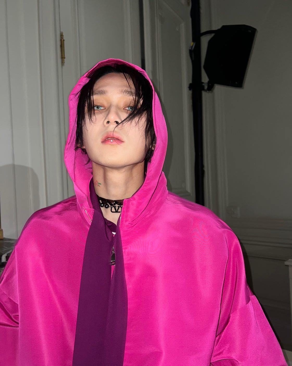유니크한 이던의 독보적 스타일💄 이미지7