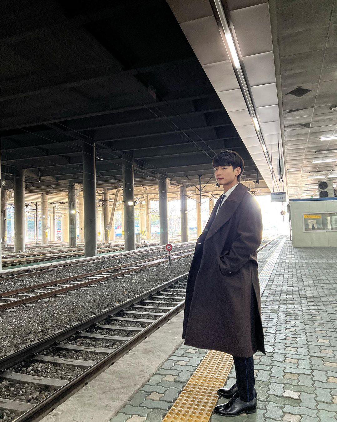 민호와 민호 패션🔎 이미지4