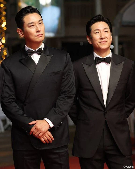 칸에 입성한 자랑스러운 형들🎞 이미지2