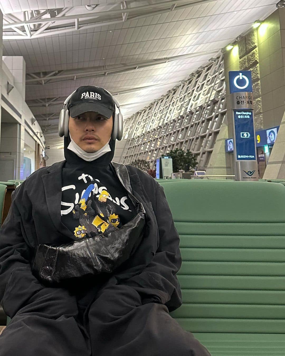 툭 메는 르메르 범백🥐🧳 이미지